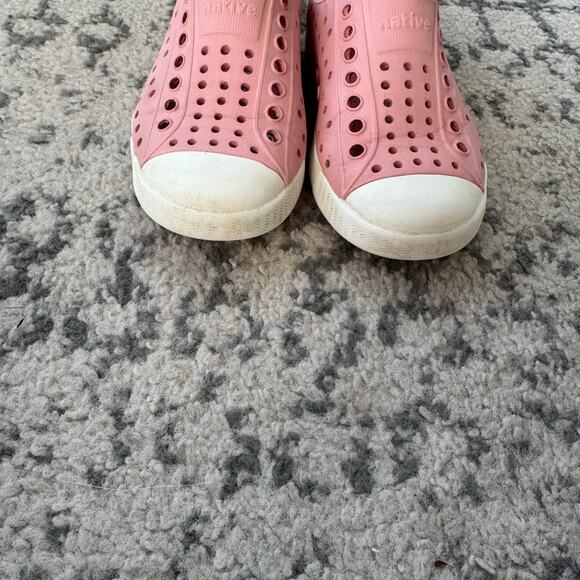 Native Light Pink Shoes Size 8C - Picture 2 of 6